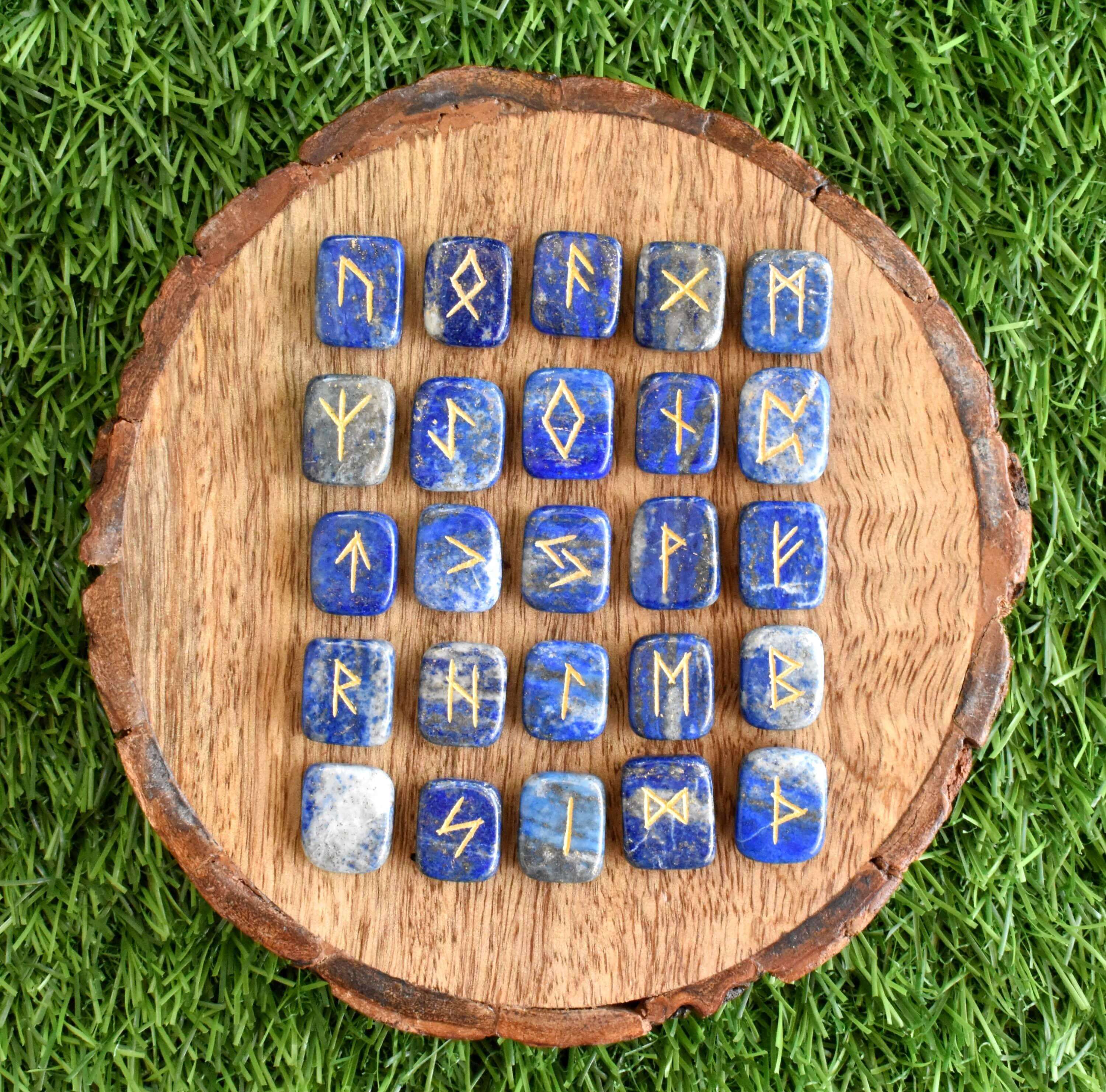 Ensemble de runes Futhrak en lapis-lazuli - Oracles & Lunes