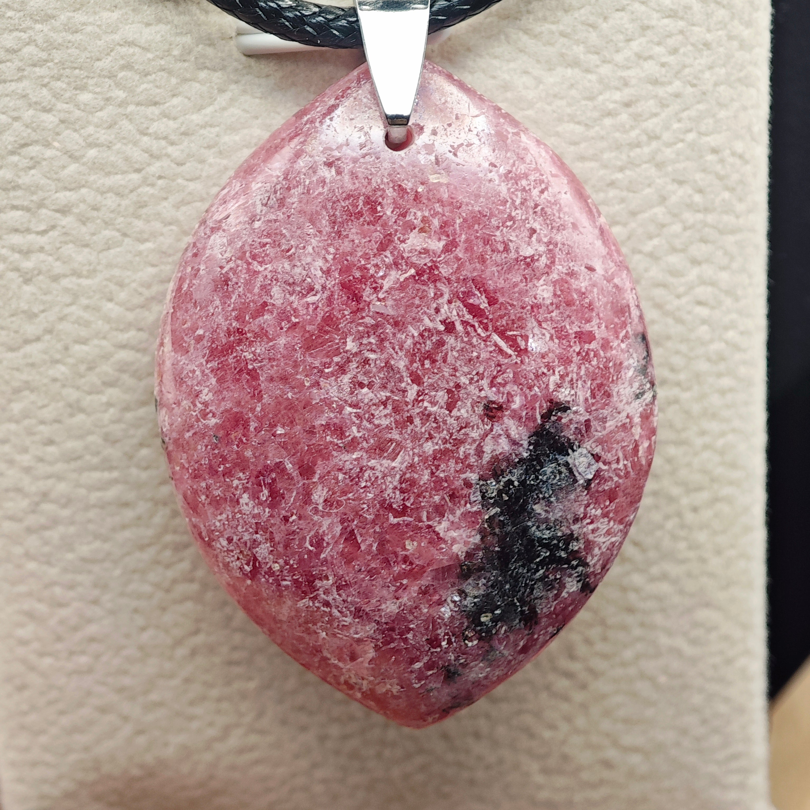 Pendentif Rhodonite - A+ - Libre - Oracles & Lunes