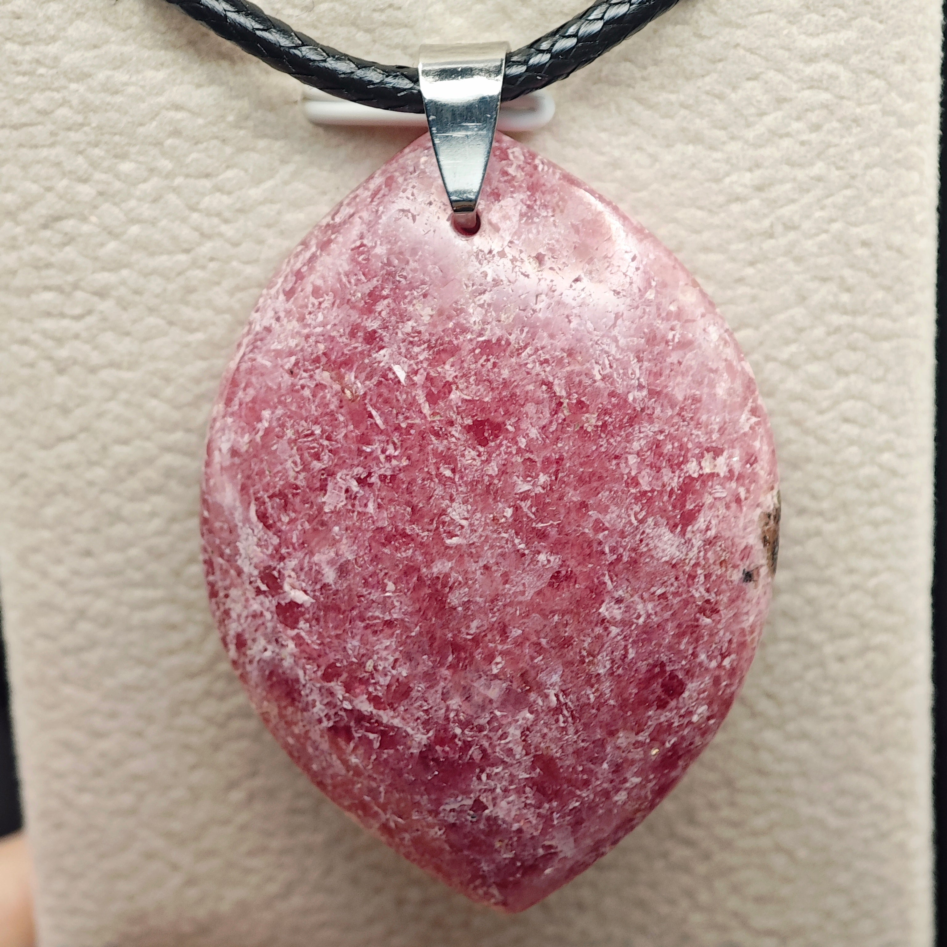 Pendentif Rhodonite - A+ - Libre - Oracles & Lunes