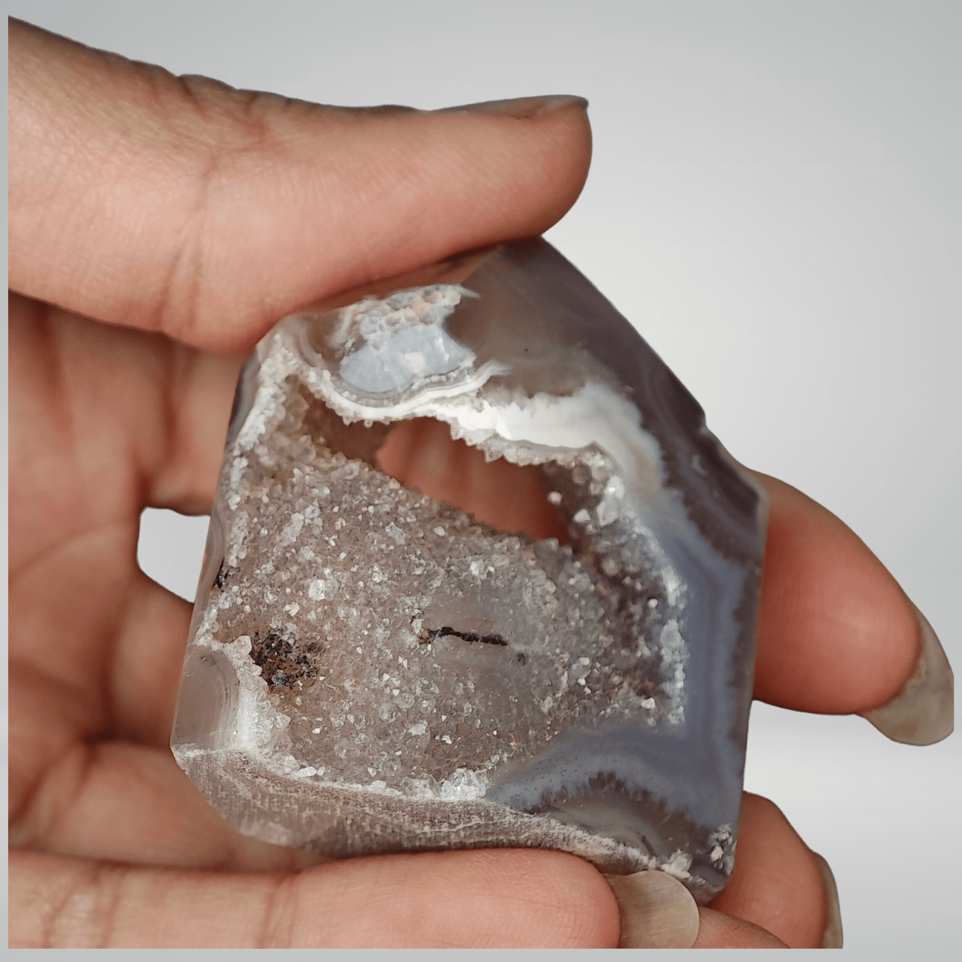 Agate avec cristallisation - Pointes - Oracles & Lunes