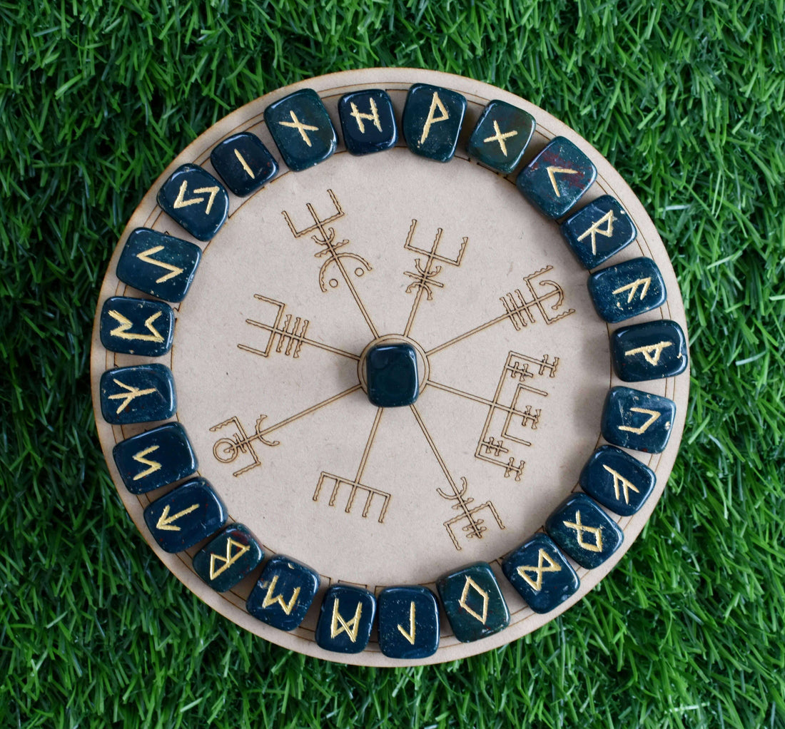 Ensemble de runes Futhrak en Bloodstone - Oracles & Lunes