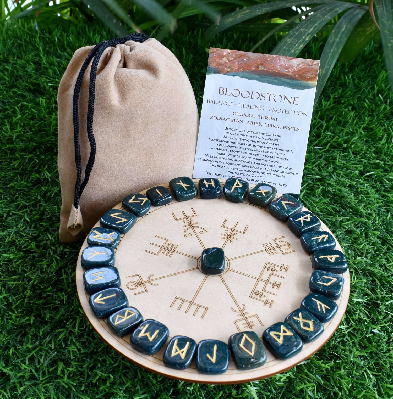 Ensemble de runes Futhrak en Bloodstone - Oracles &amp; Lunes