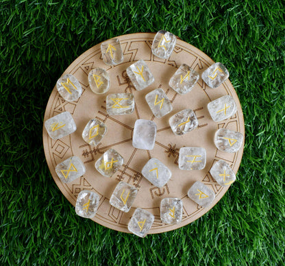 Ensemble de runes Futhrak en Cristal de Roche - Oracles &amp; Lunes