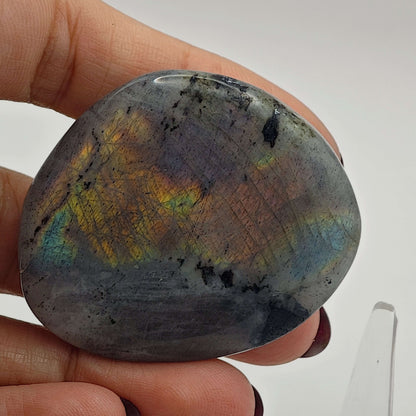 Labradorite Violette - AA - Galet - Oracles &amp; Lunes