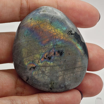 Labradorite Violette - AA - Galet - Oracles &amp; Lunes