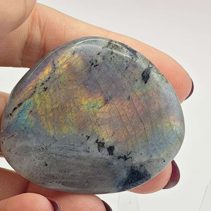 Labradorite Violette - AA - Galet - Oracles &amp; Lunes