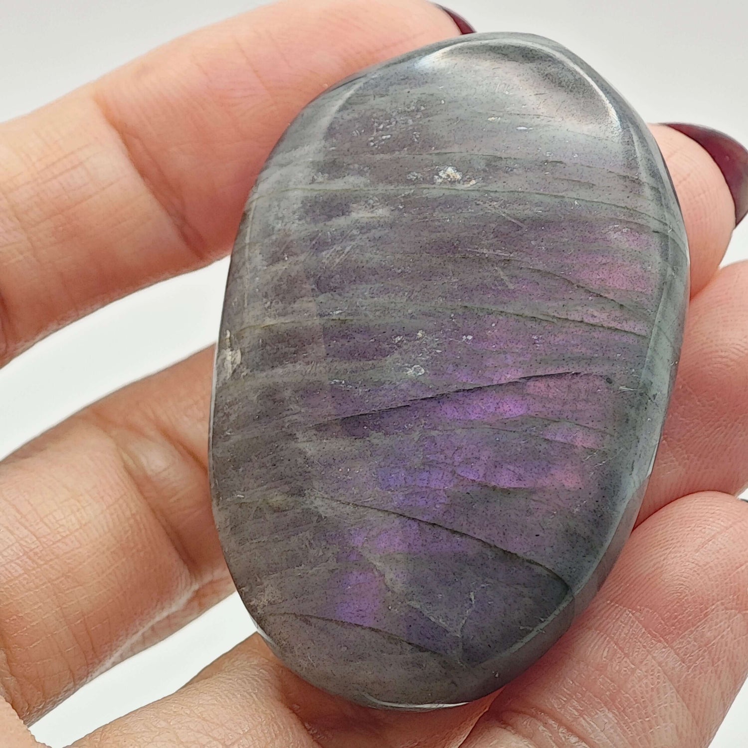 Labradorite Violette - AA - Galet - Oracles &amp; Lunes