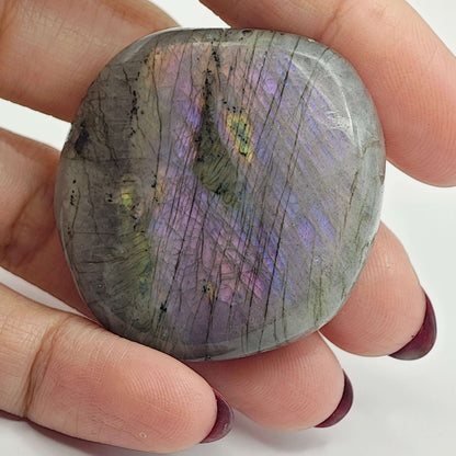 Labradorite Violette - AA - Galet - Oracles &amp; Lunes