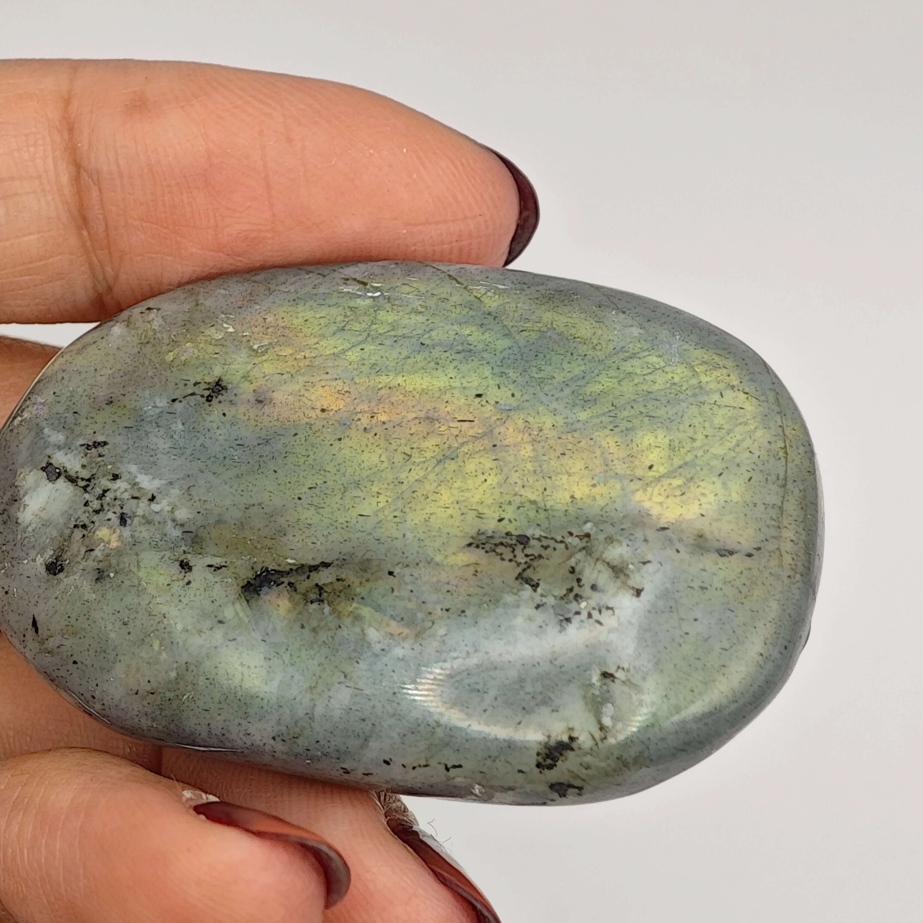 Labradorite Violette - AA - Galet - Oracles &amp; Lunes