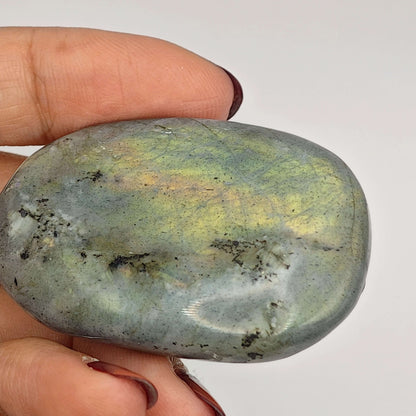 Labradorite Violette - AA - Galet - Oracles &amp; Lunes