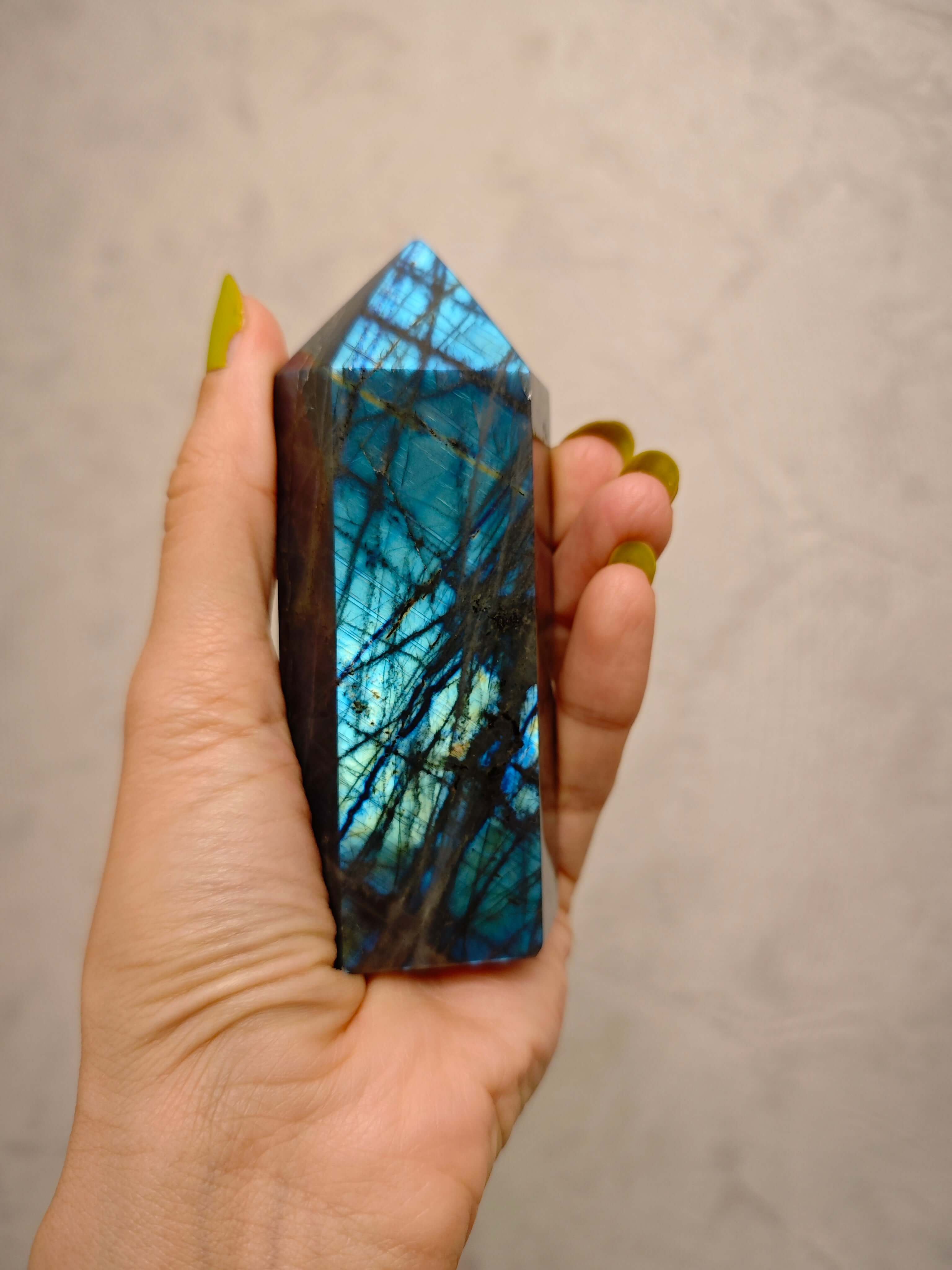 Labradorite Bleue - Pointe EXTRA - 282 g - Oracles &amp; Lunes