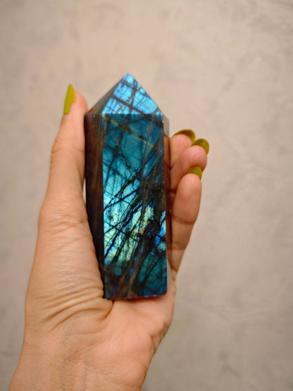 Labradorite Bleue - Pointe EXTRA - 282 g - Oracles &amp; Lunes