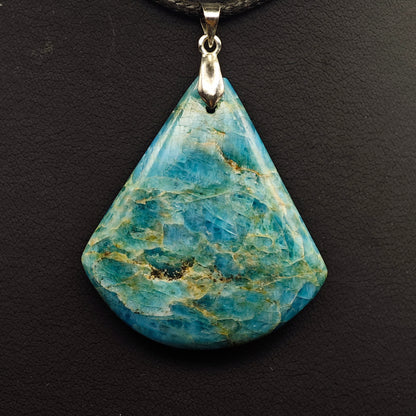 Pendentif Apatite Bleue - EXTRA - Ancre - Oracles &amp; Lunes